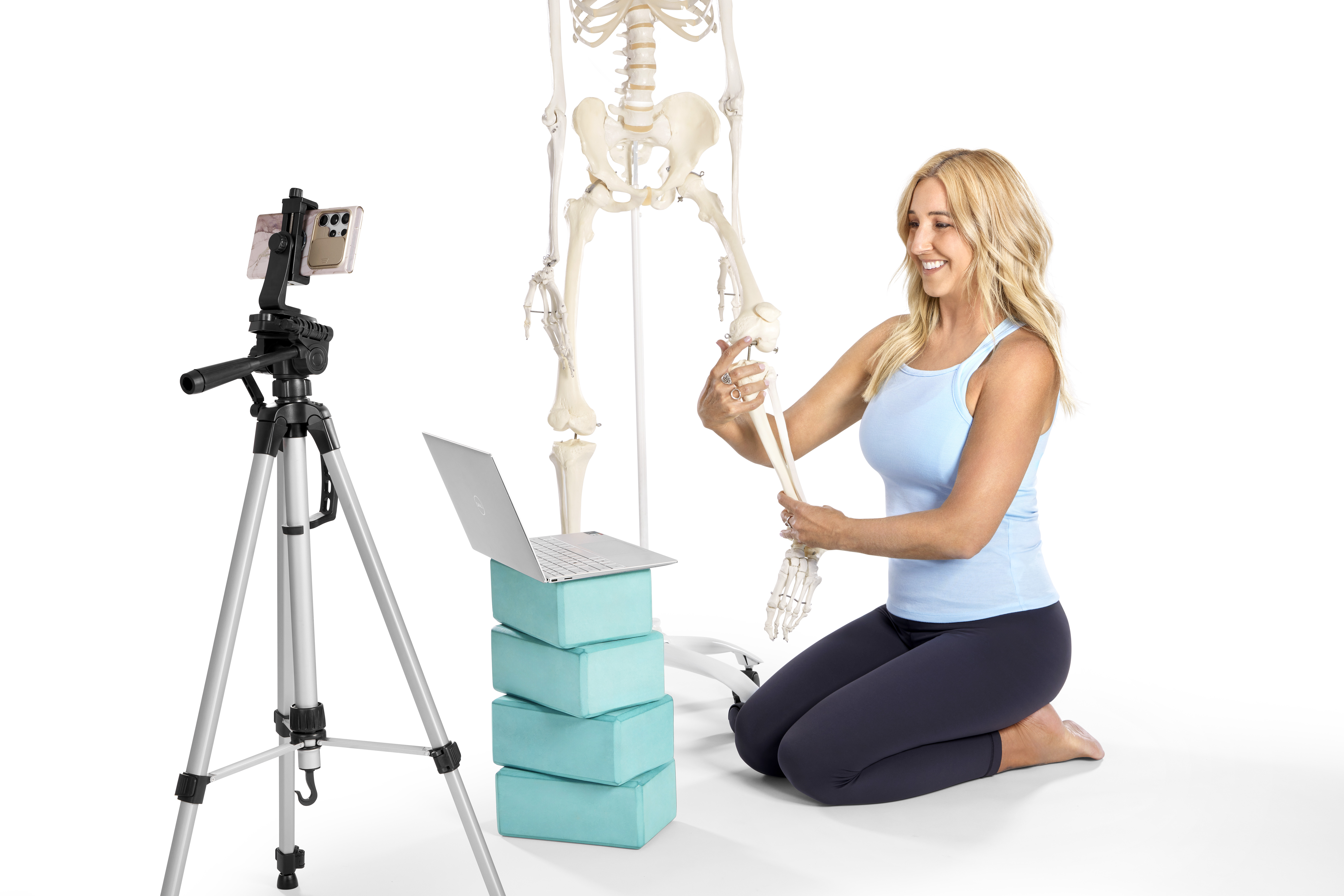 Jules Mitchell teaching yoga teachers anatomy and biomechanics online
